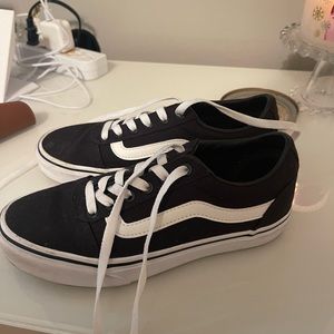 Black Womens Vans size 6.5